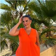 Adapto las clases al nivel de cada alumno y les ayudo en las dificultades que tengan a la hora de afrontar la asignatura. Hago clases dinamicas y entretenidas